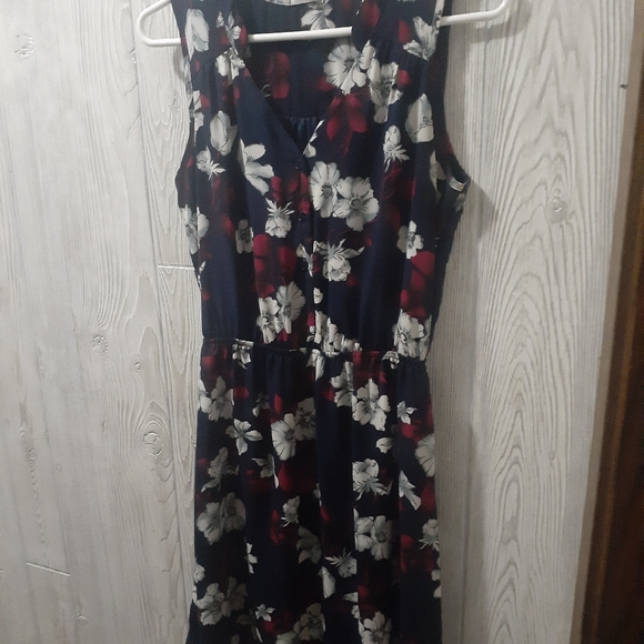 Sleeveless dress - Picture 2 of 2